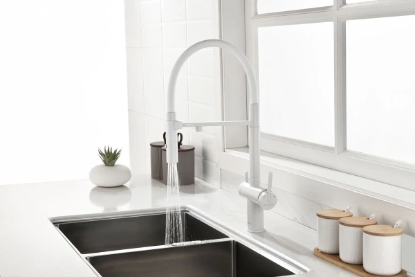 смеситель для кухни с подключением к фильтру paulmark gravity gr213888-wh смеситель для кухни с подключением к фильтру paulmark gravity gr213888-wh